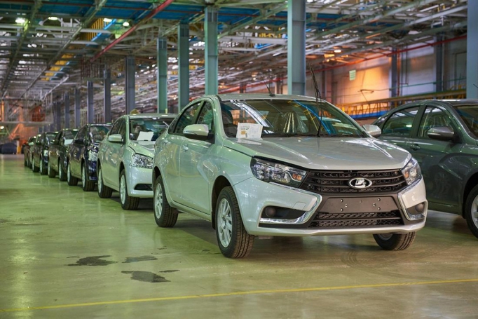 Vesta впервые стала самым продаваемым автомобилем в России Vesta впервые стала самым продаваемым автомобилем в России
